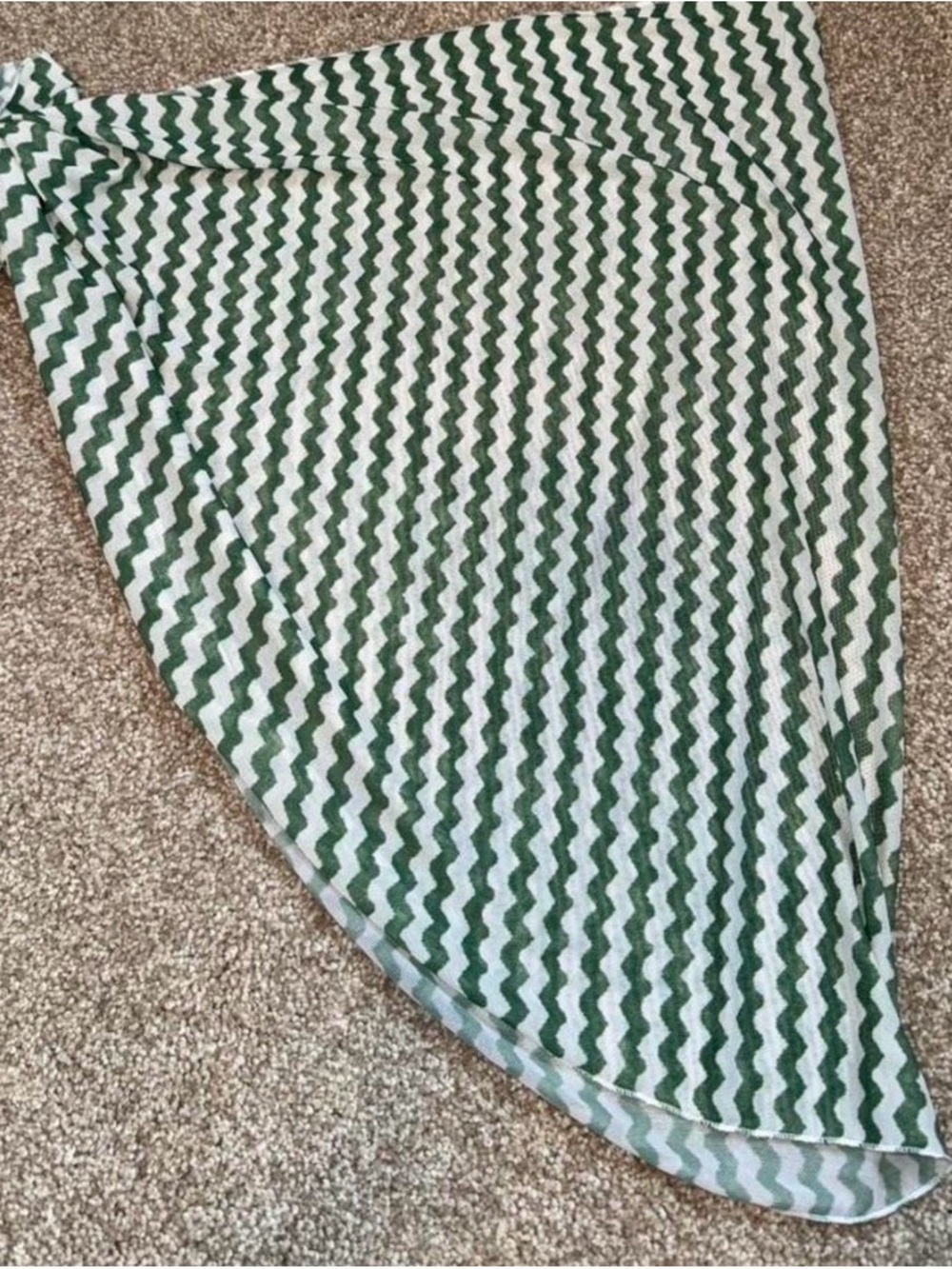 Aeropostale Green and White Chevron Knit Skirt